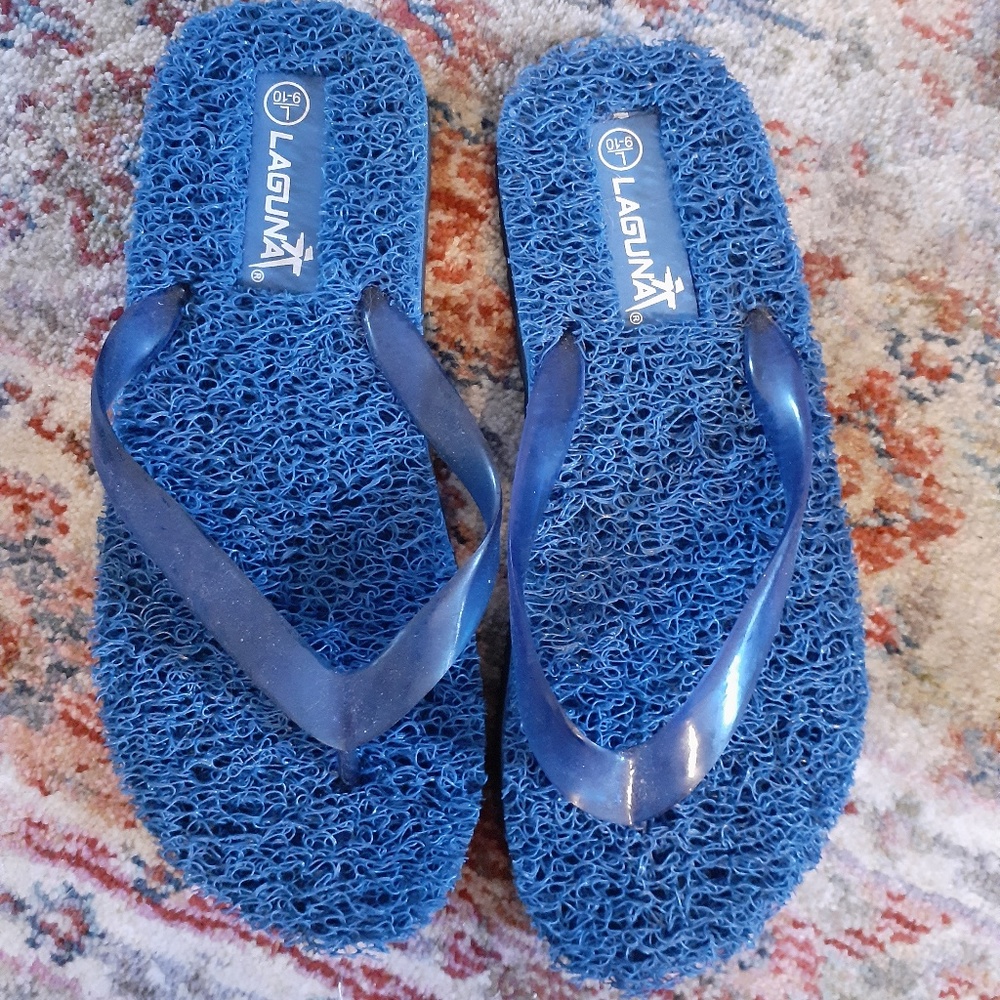 Noodle-Sole Flip Flop Sandals - like NEW!